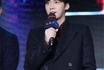 空姐爆料李易峰视频,揭秘明星幕后生活片段